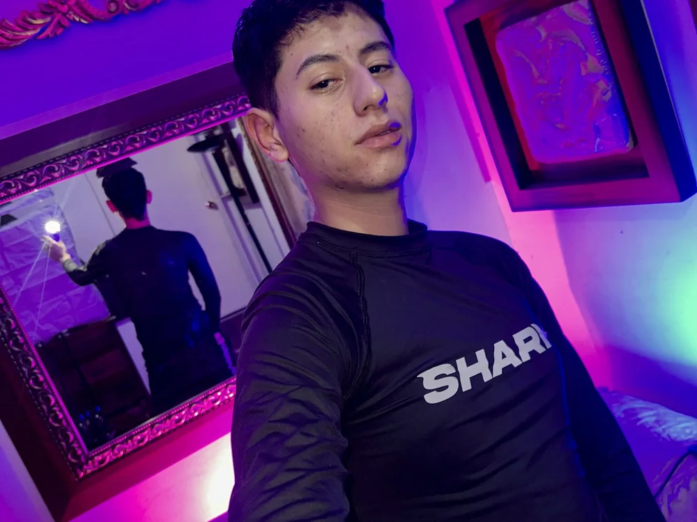 ssantive_'s Offline Chat Room