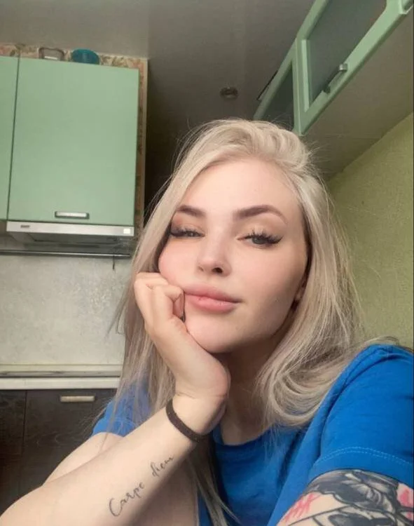 LeilaGermany's Offline Chat Room