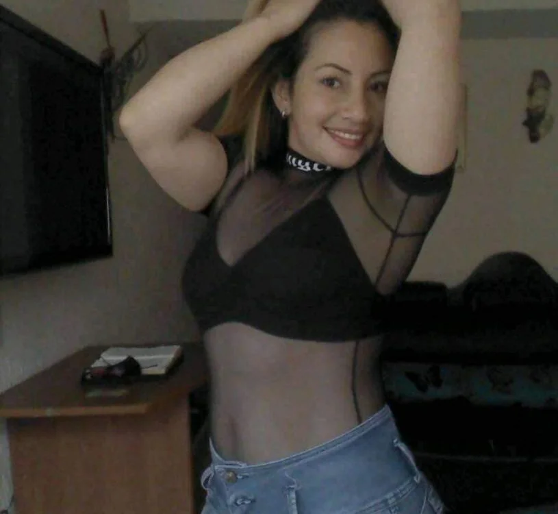Stefani_play offline chatrum