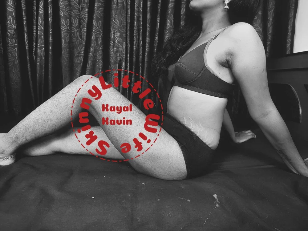 skinnylittlewife's Offline XXX Chat