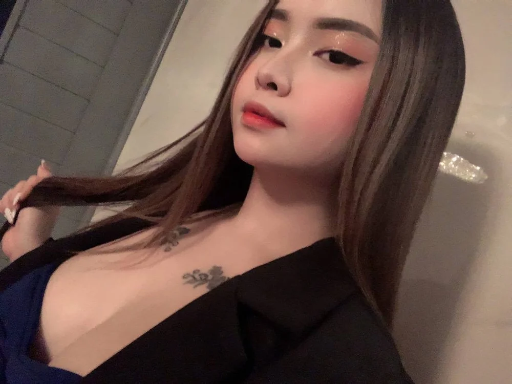 JuleneGowins Offline XXX-Chat