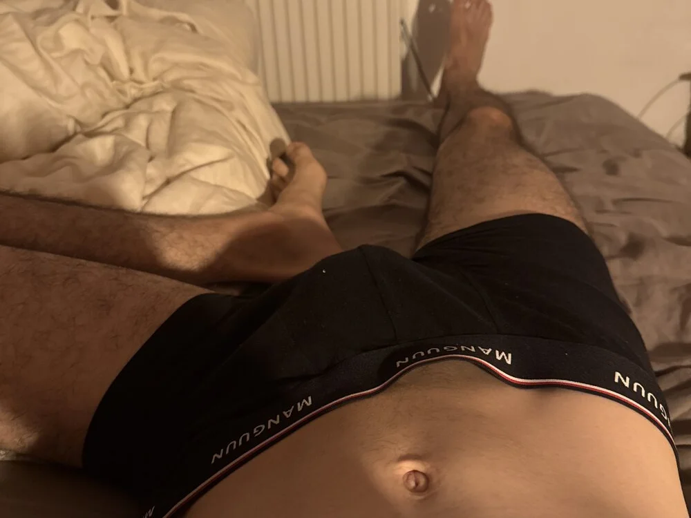 Yves1999 Chat XXX offline