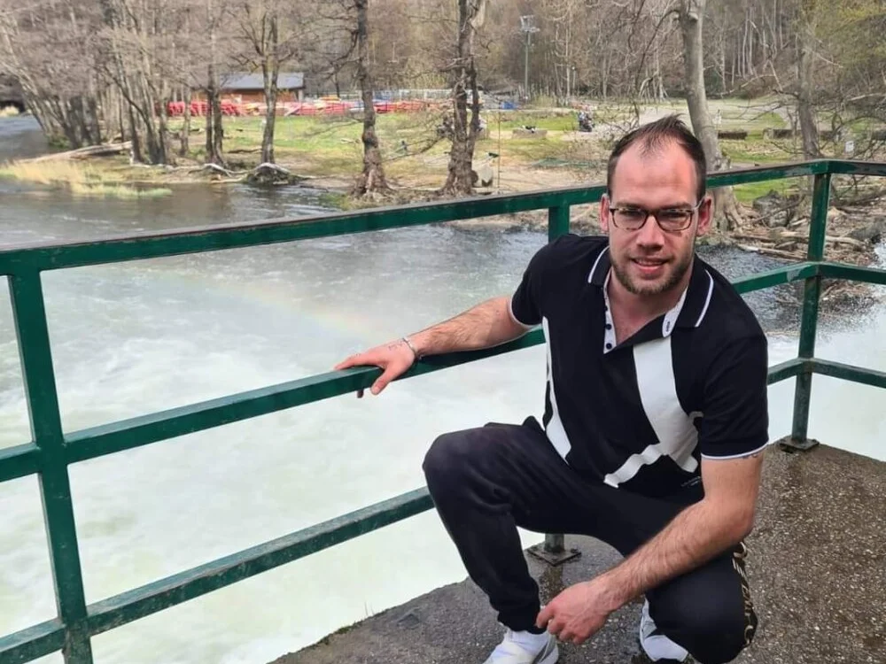 steviebigdick1992 Offline XXX Chat