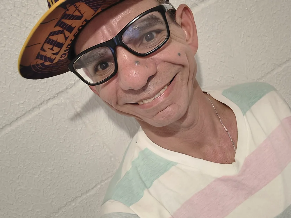 LG1377's Offline Chat Room