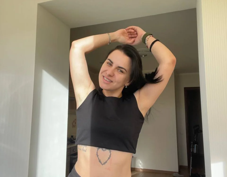 Monabella_'s Offline Chat Room