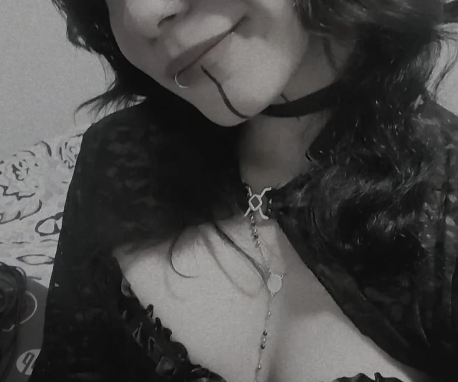 Raven_bdsm_'s Offline Chat Room