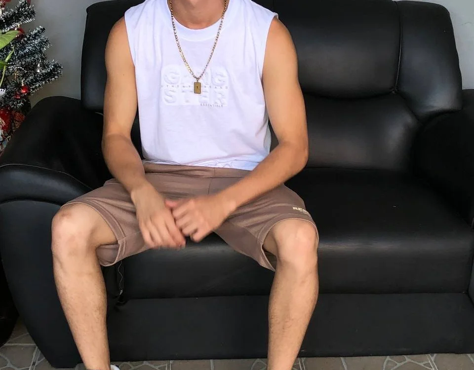 flecharojaa69's Offline XXX Chat