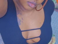 Salliet: διαδικτυακό σόου στην κάμερα