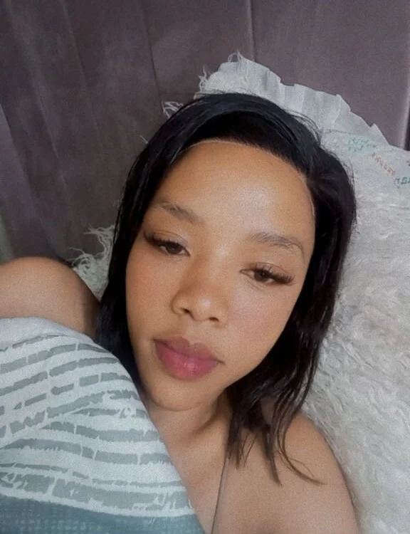 Almirea_23 Adlı Modelin Çevrimdışı XXX Sohbeti