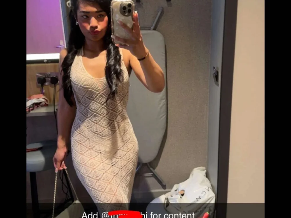BadBitch25xx's Offline Chat Room