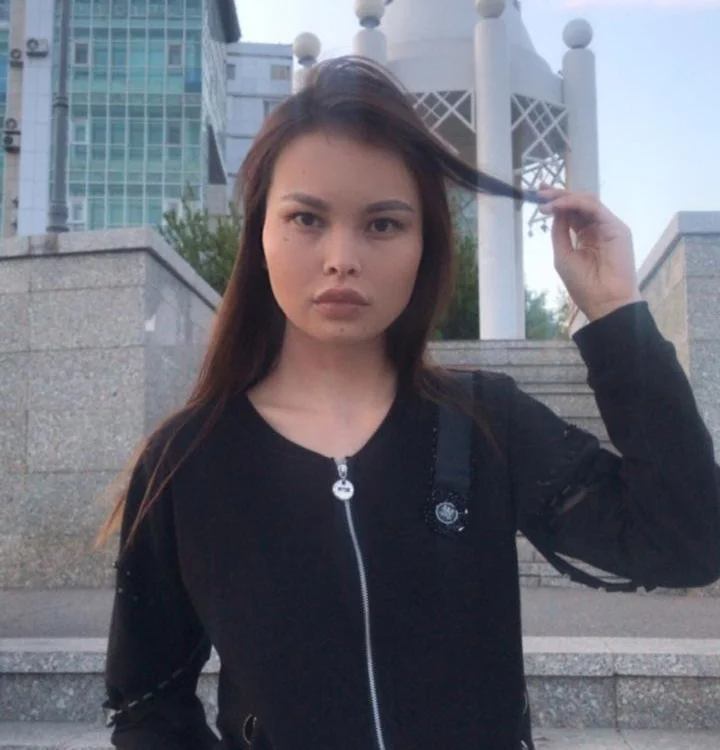Clara_mooon's Offline Chat Room