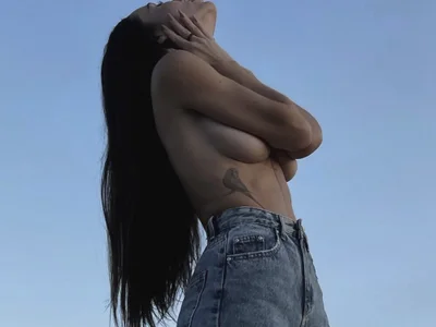 One_of_the_girls profile