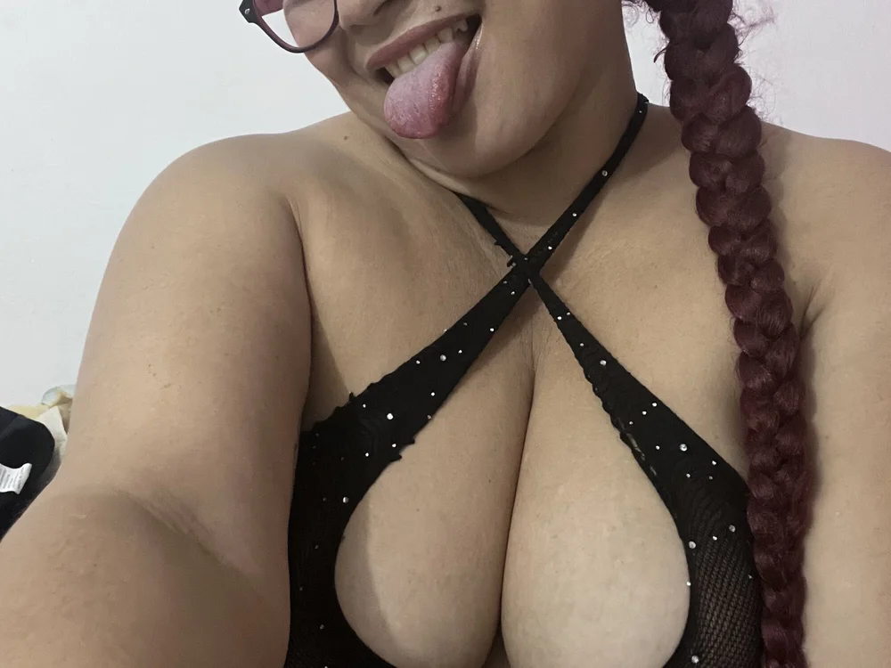 Offline XXX chat modela Woman_red