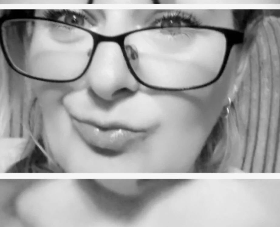 Sweetascandyx's Offline XXX Chat