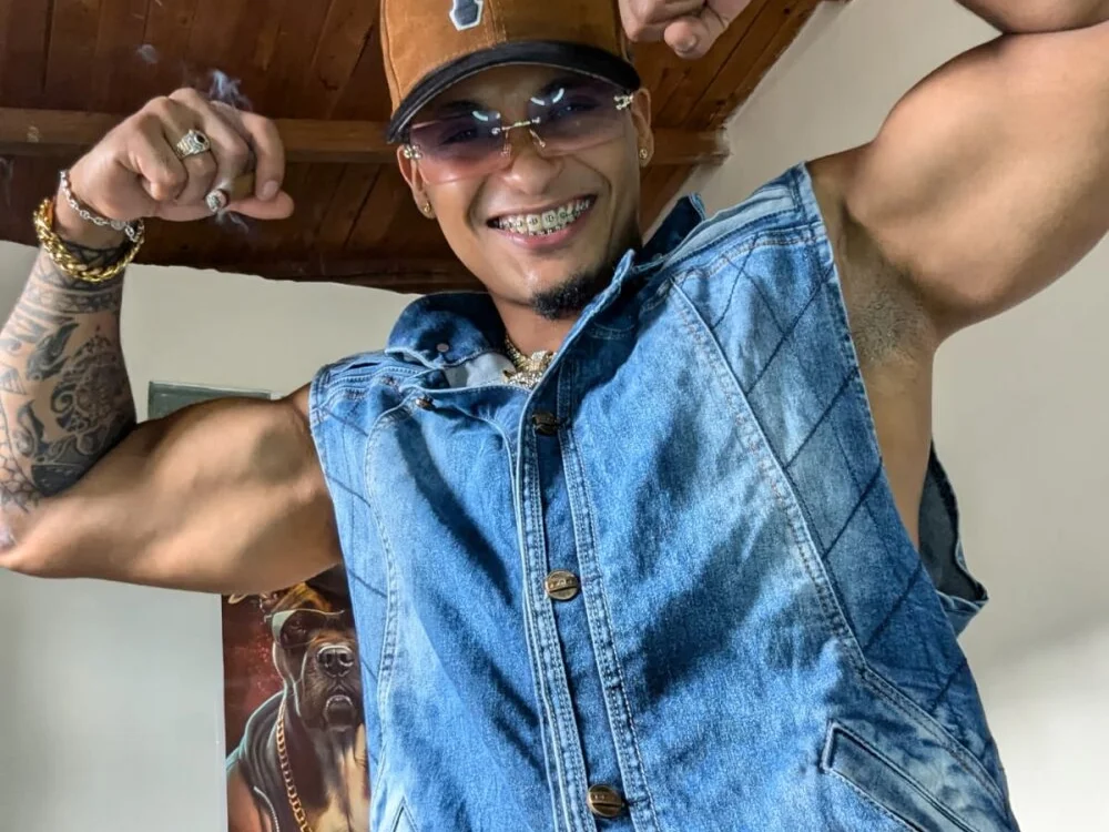 _MACCARTHY_TAYLOR 離線 XXX 聊天