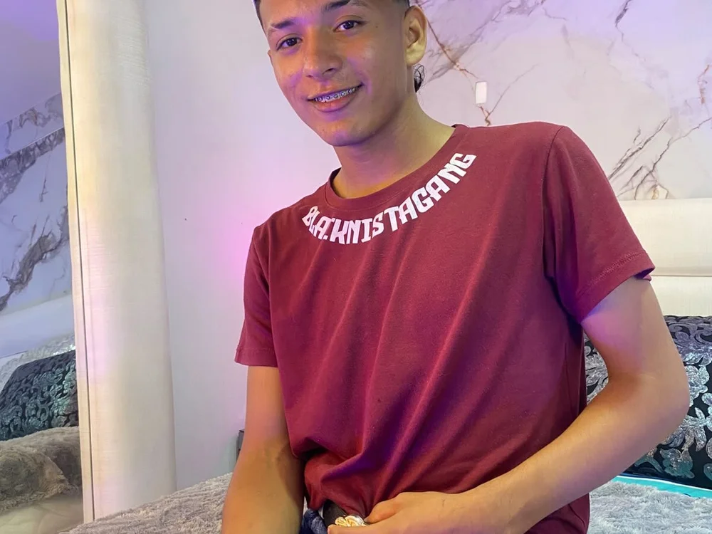 ThreeKingsLive Offline XXX-chat