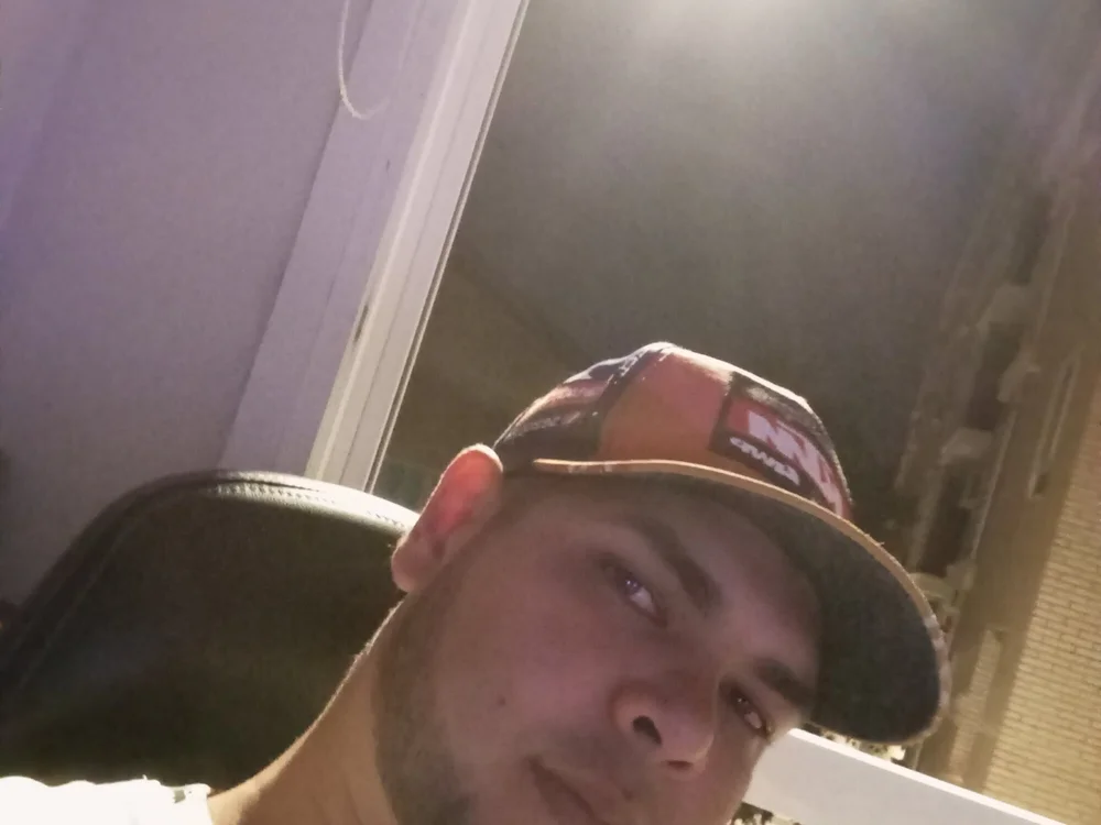 bulevaro5's Offline Chat Room
