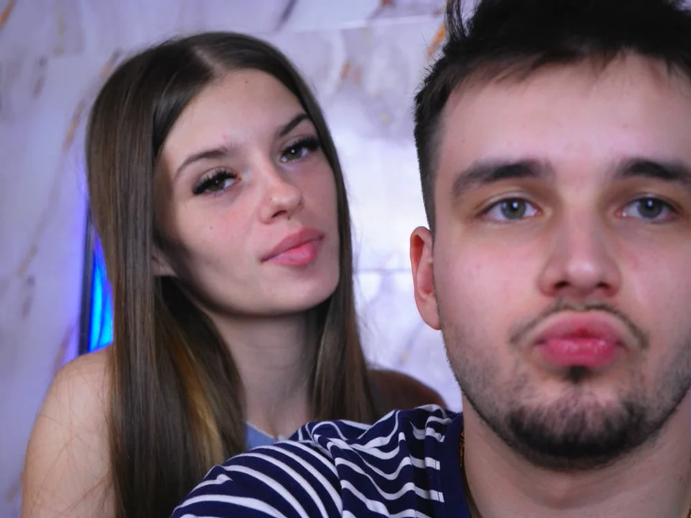 SugarAndSin's Offline Chat Room