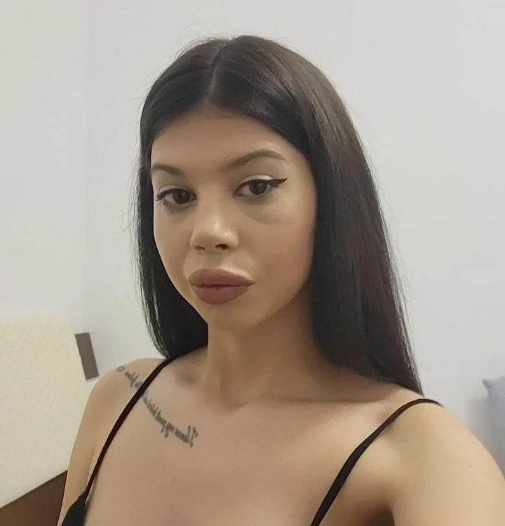 Student_Zebra20 অফলাইন চ্যাট রুম