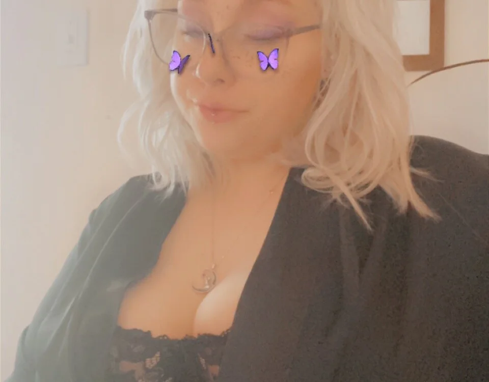 Poppy_DeVille's Offline XXX Chat