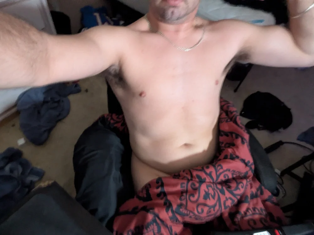 DamnMyAssIsNice's Offline Chat Room