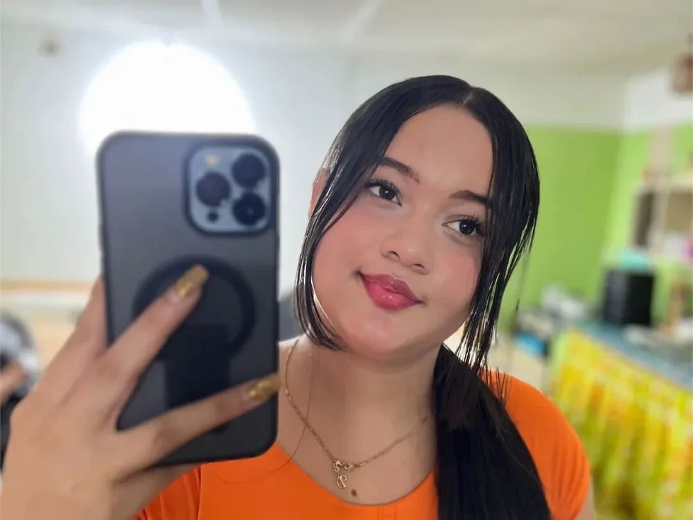 Dakota_JE Offline XXX-Chat