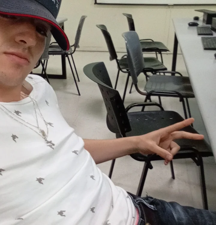 peluche374 offline XXX-chat