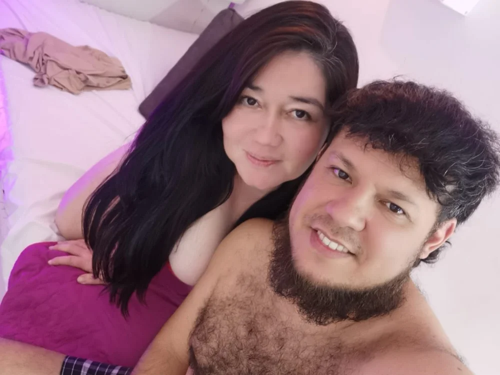 CoupleErick_and_natasha's Offline XXX Chat