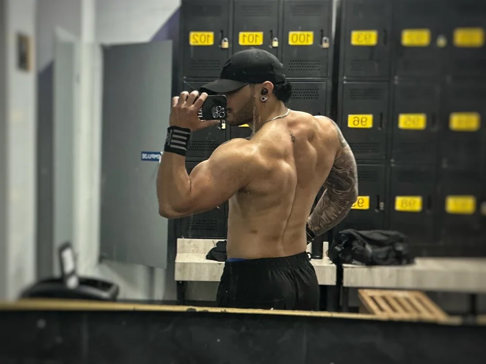 Miike_Stone1 離線 XXX 聊天