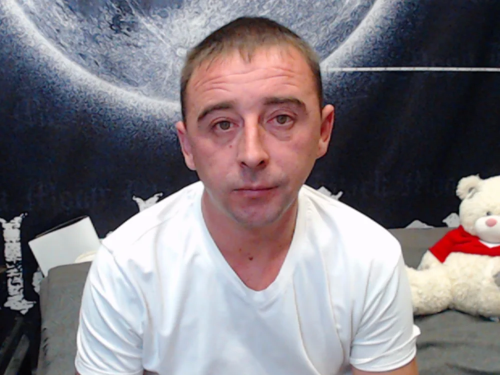 BigBoynotyoung's Offline XXX Chat