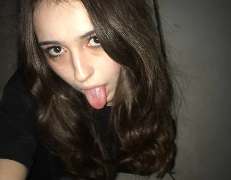 Bella__sky1 offline XXX-chatje