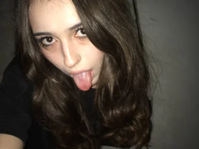 Bella__sky1 webcam preview