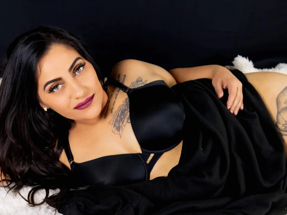 QUEENCURV's Offline Chat Room