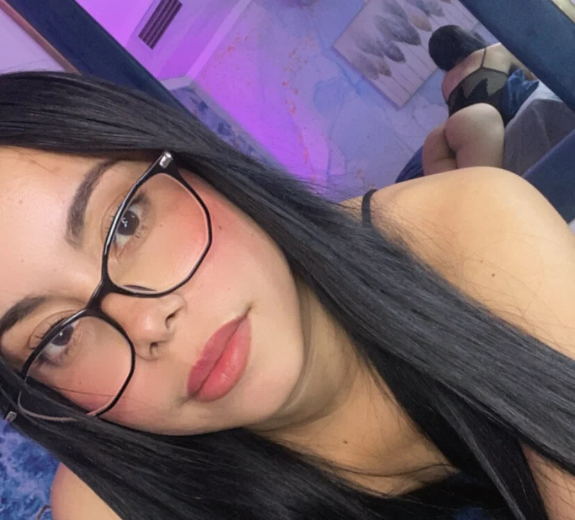 lesly_cutee: офлайн-секс-чат