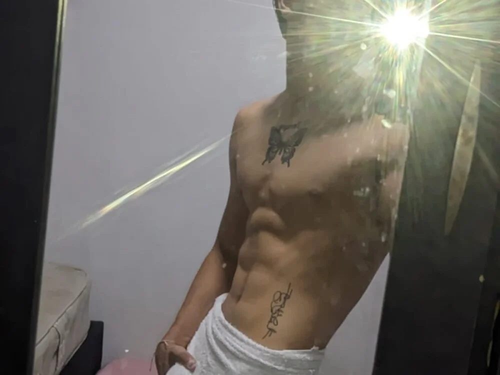 Offline XXX chat modela Snakebutterfly