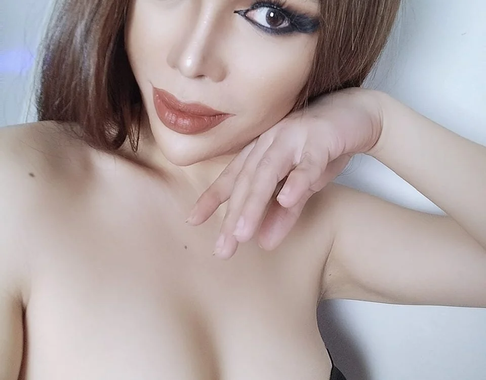 SelfSucker_bitch Obrolan XXX Offline