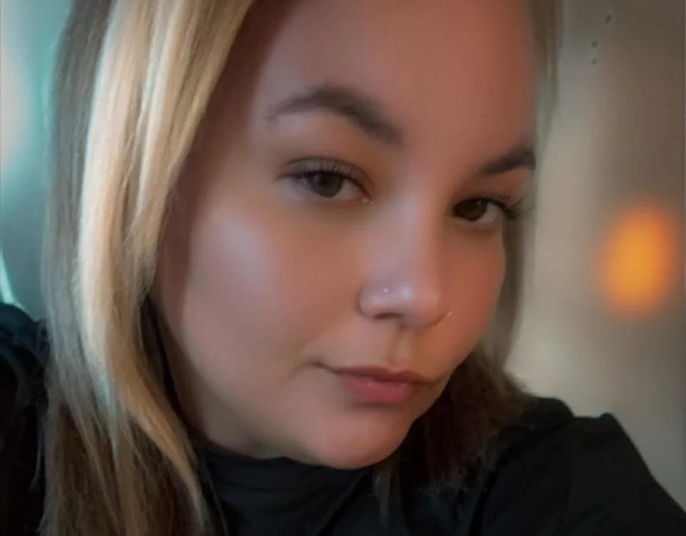 Ycasta0383's Offline Chat Room