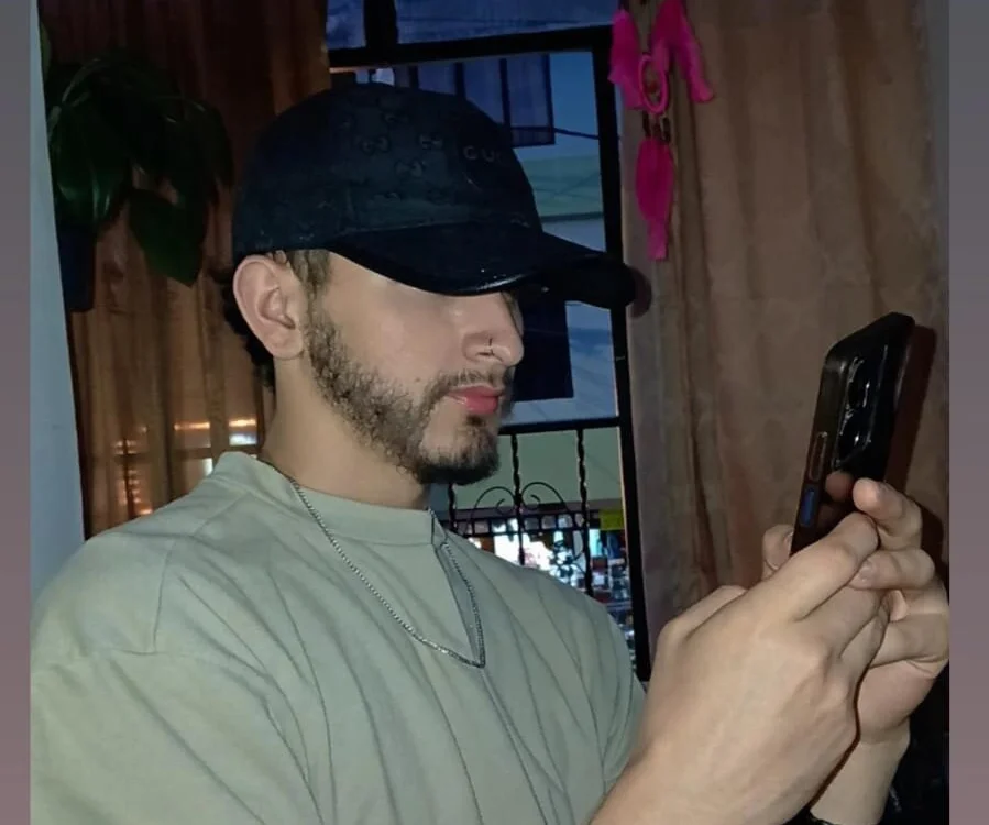 Samuel_Sanchez's Offline Chat Room
