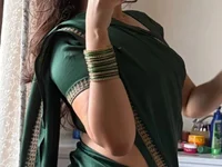 Shivani_bhabi's webcam live show