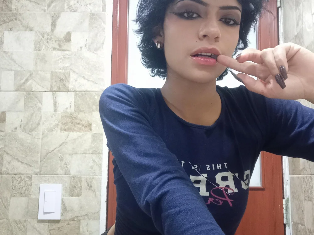 Kathina_t_'s Offline XXX Chat