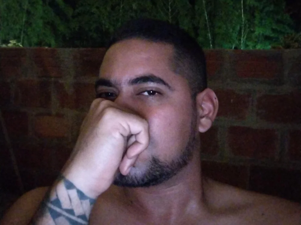 alevald96's Offline Chat Room