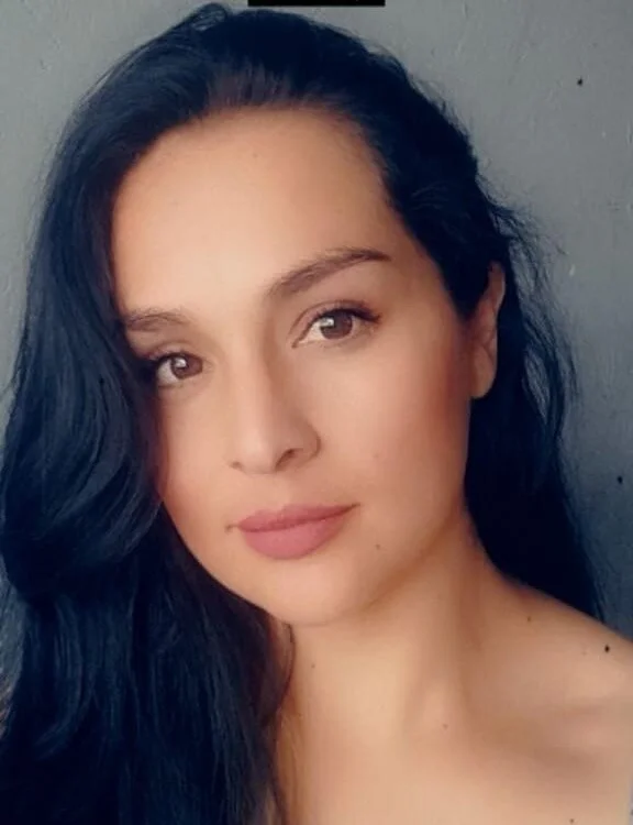 Azaleia_Latinhot's Offline Chat Room