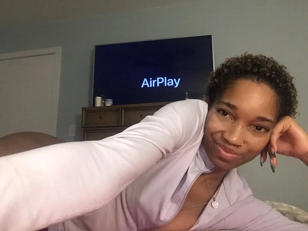 LunaBl00mn Offline XXX chat