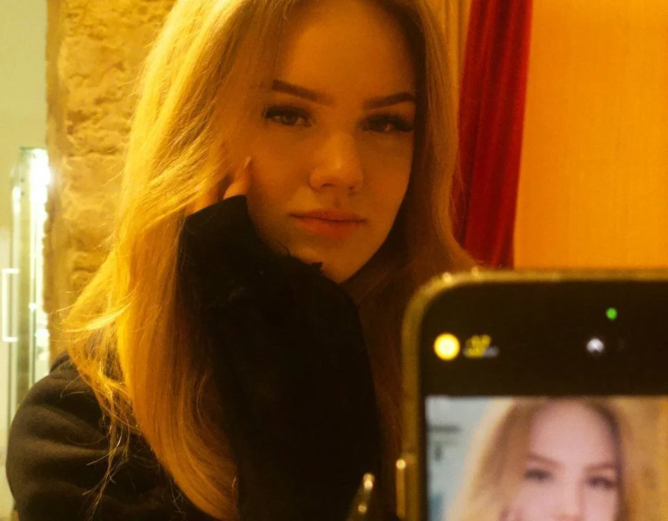 CelesteNoir: офлайн-секс-чат