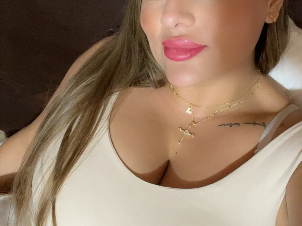 veroaraba's most recent online preview