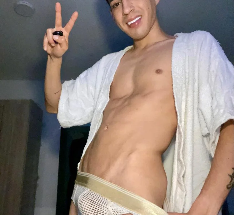 noah_velmont Adlı Modelin Çevrimdışı XXX Sohbeti