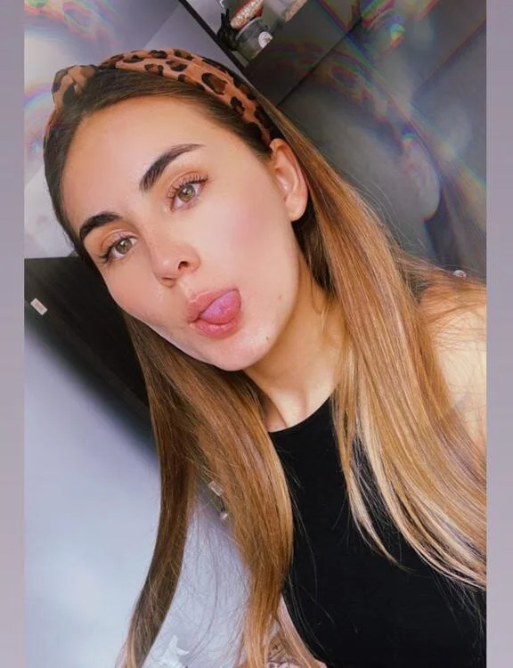 brunamoonl's Offline Chat Room