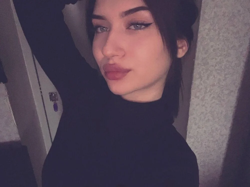 Sugar_Kitten12's Offline XXX Chat