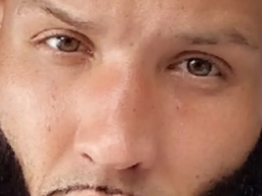 Ninepointfiveliv's Offline Chat Room