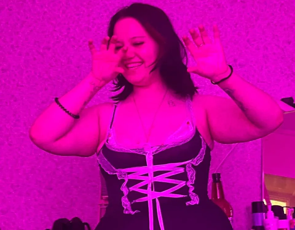 Luna_Light111's Offline Chat Room